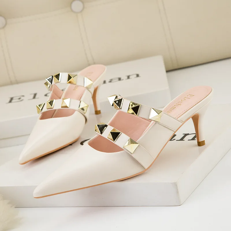 Lady Summer Fashion Metal High Heels Shallow Mouth Pointed Toe Sexy Clubs Thinner Roman Style Rivet Hollow-out Sandals for Women