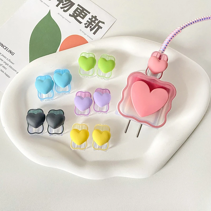 

Cute Heart Gradual Data Cable Protector Case Transparent Iphone Charger Protector 20w/18w Charging Head Protection Cover Sleeve