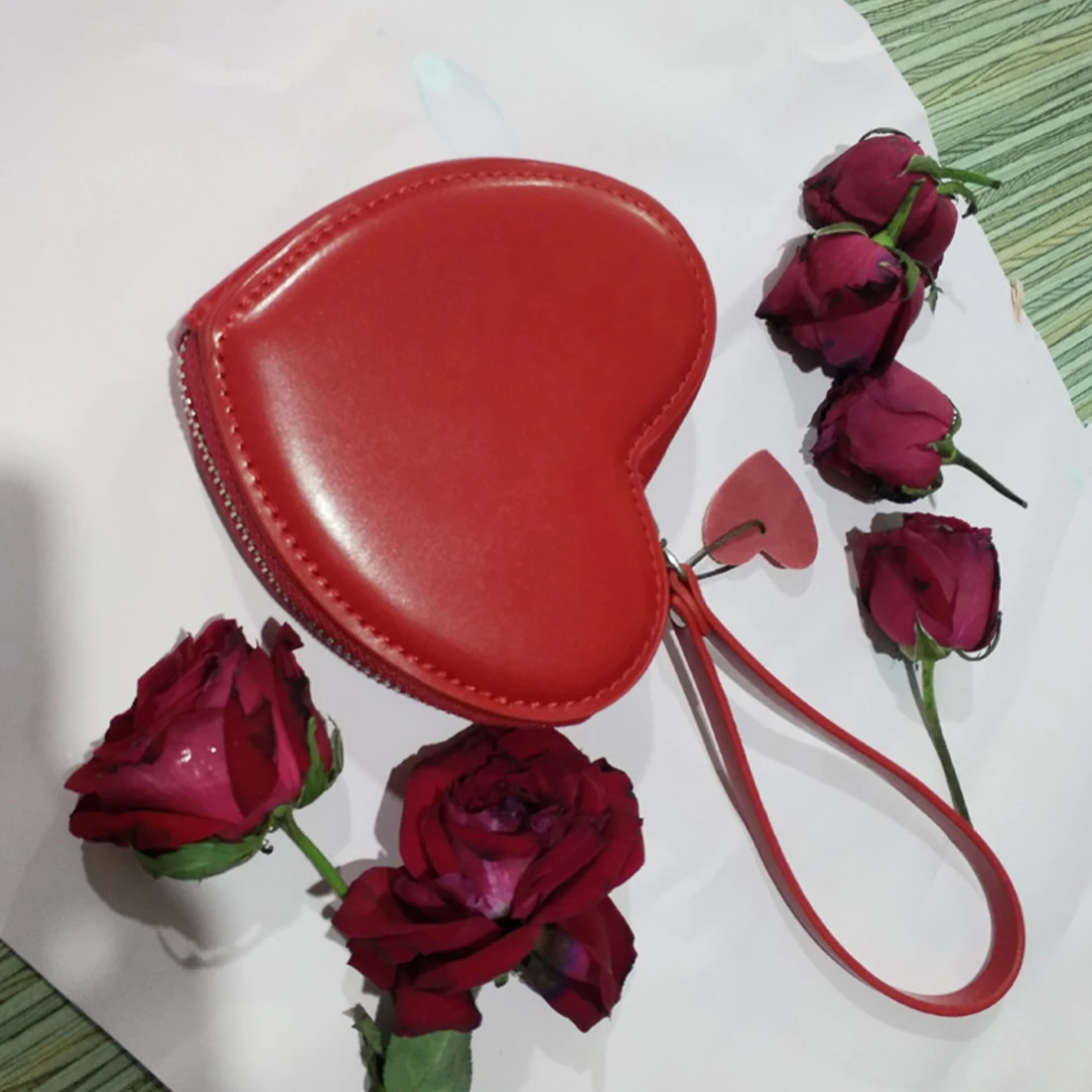 Girls Heart Purse Cute Red Love Coin Pouch Small Zipper Handbag Female Casual Portable Mini PU Card Bag With Short Handle Belt