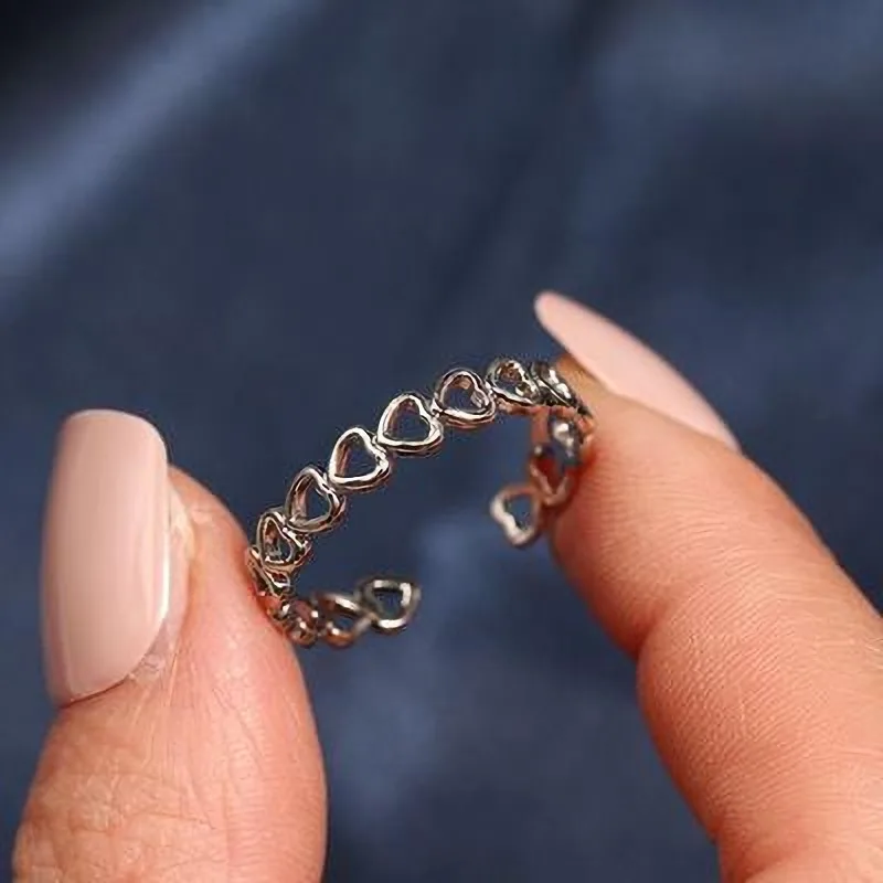 

Silver Hollow Heart-shaped Open Rings Ladies Loop Design Adjustable Heart Rings Fashion Jewelry Gifts for Women Rings Wholesale