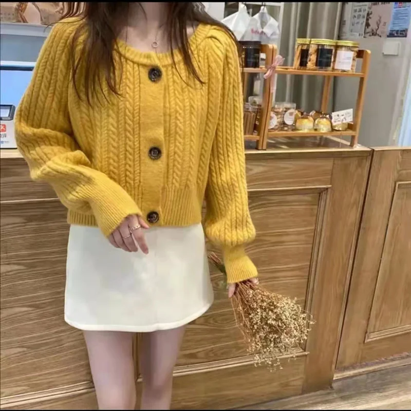

Short Knitted Sweater Women's Spring 2023 New Little Long Sleeve Versatile Slim Fried Dough Twists Coat Solid, Cute and Lively