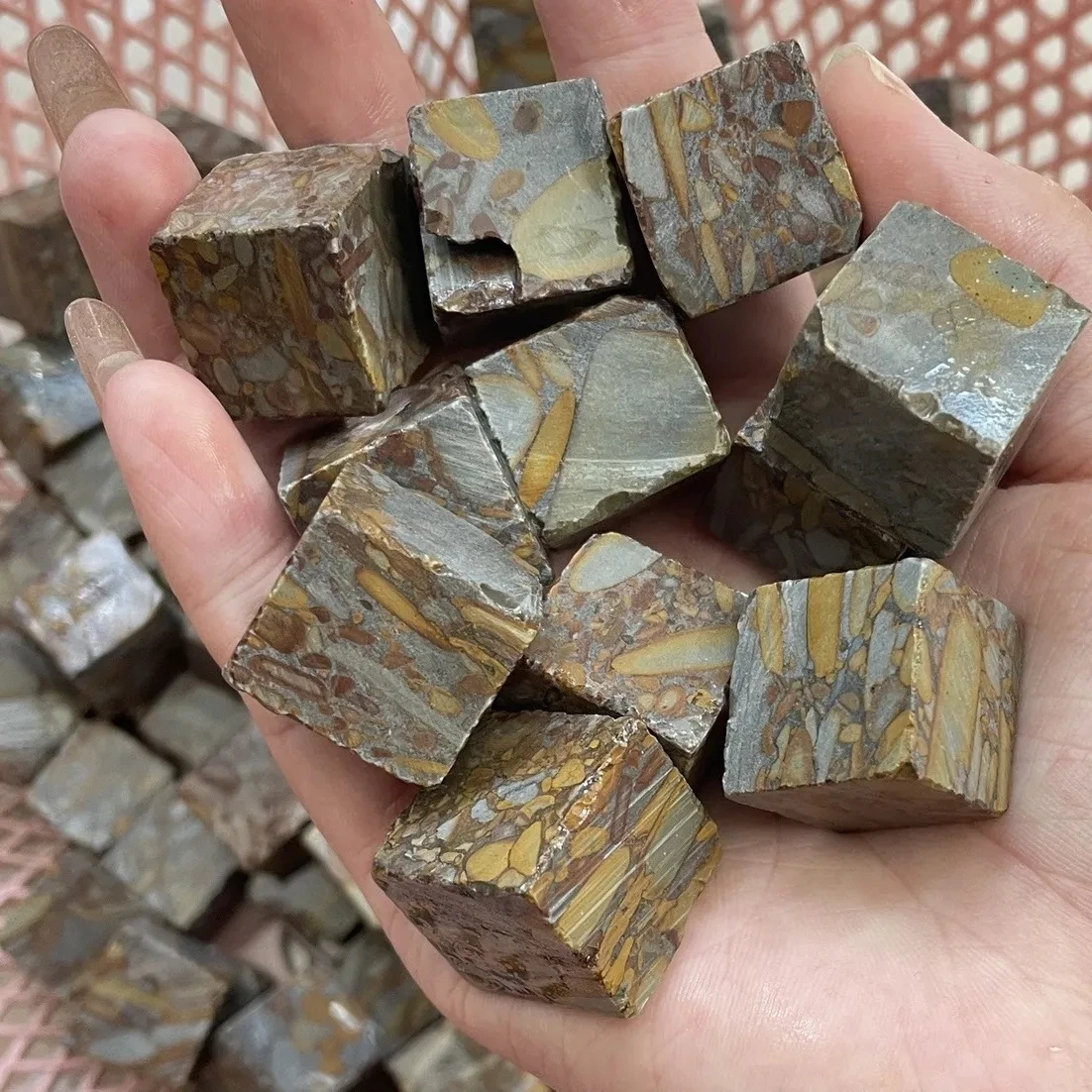 Рисунок 3 - Натуральный камень Nuwa для улучшения качества воды