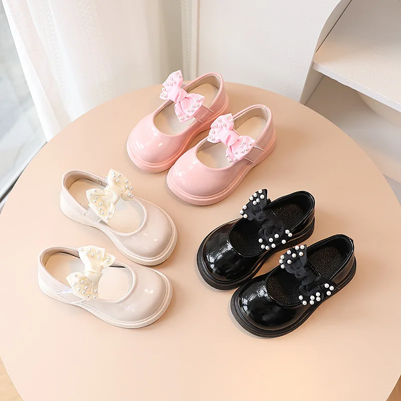 

Girls Glossy Leather Shoes Spring New Children Round-toe Shallow Mary Janes with Bow Pearls Princess Shoes For party wedding