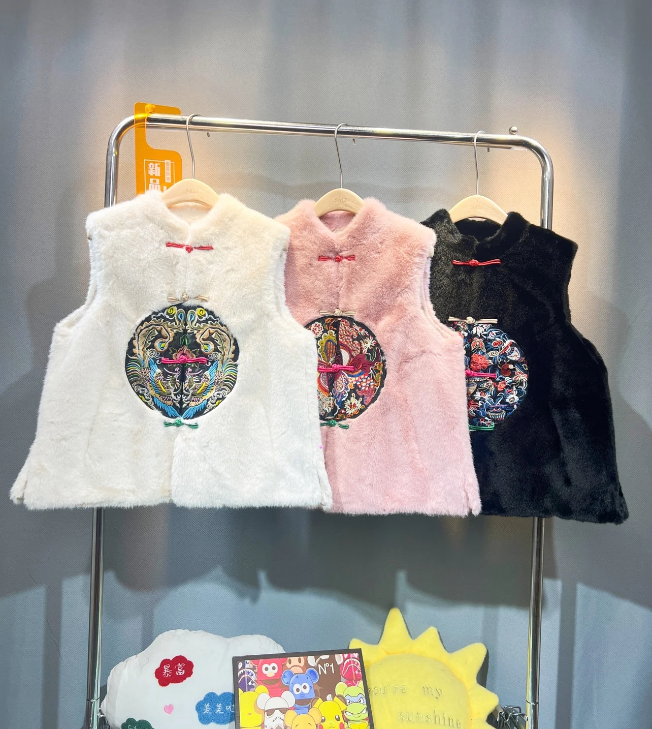 

Женский жилет из искусственного меха норки, осенне-зимняя куртка без рукавов с вышивкой в виде лягушки, с воротником-стойкой