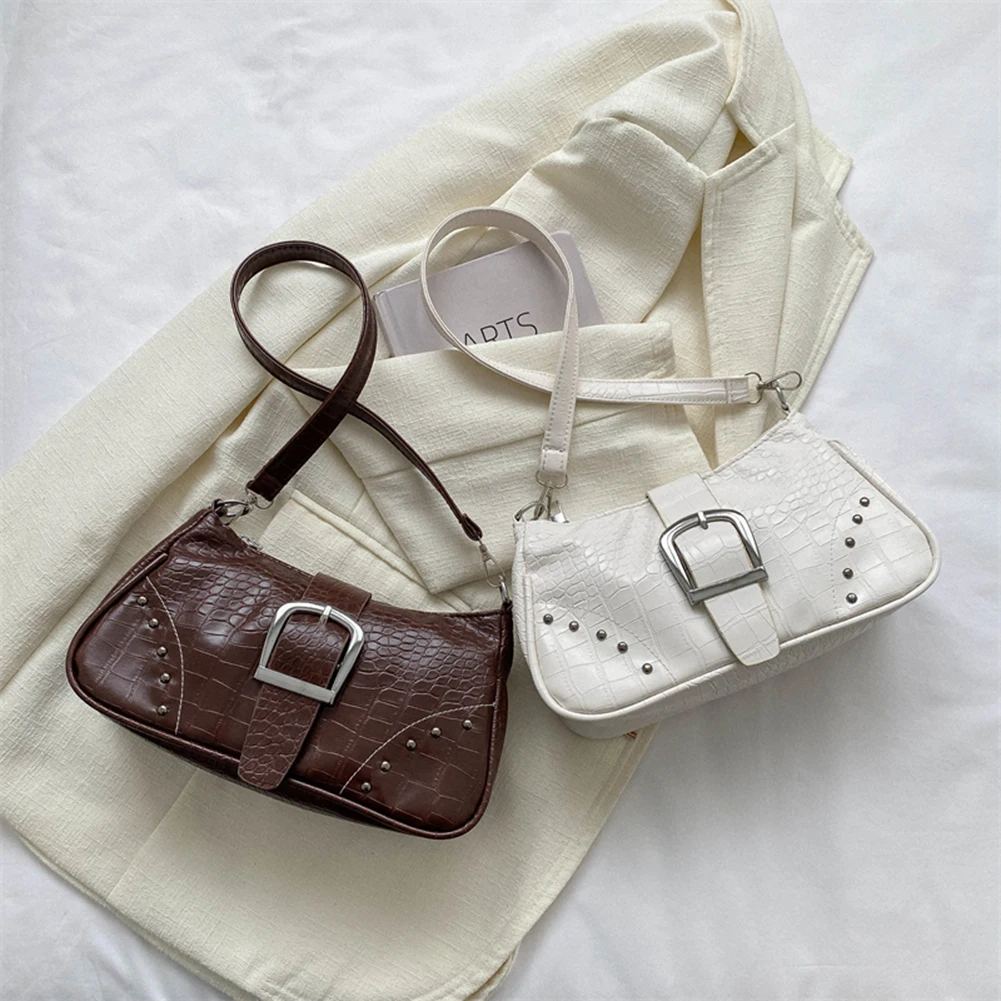 

Женская сумка с верхней ручкой и заклепками, модная летняя простая повседневная сумка в стиле панк с рельефным узором
