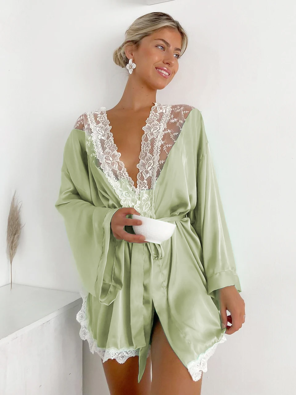 

Linad Sexy Lace Splicing Bathrobes Sleepwear Transparent Women's Nightwear Green Nightgowns Flare Sleeves Satin Pajamas Bathrobe