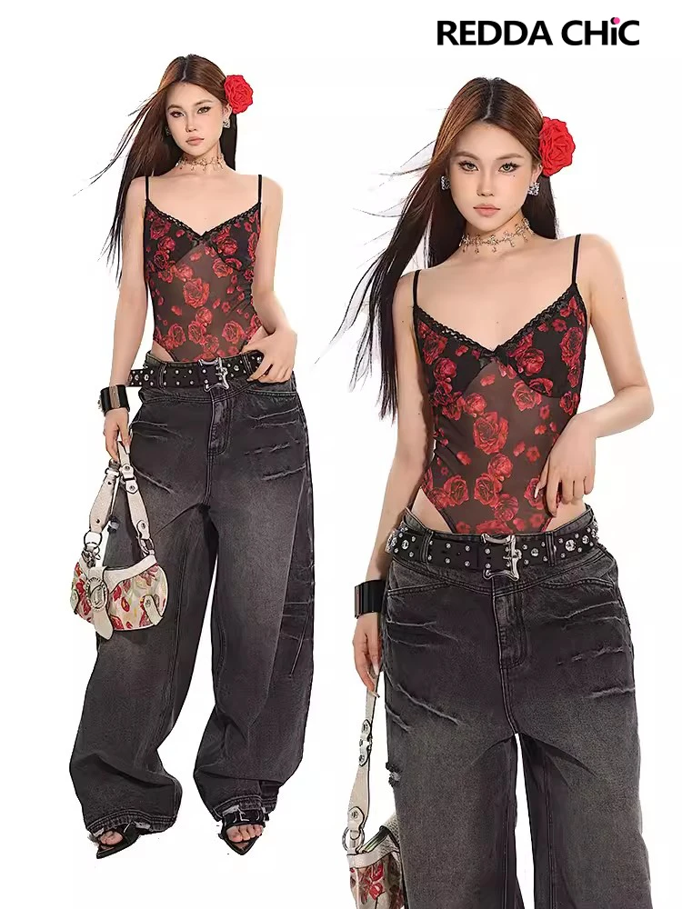 Женское боди с высоким вырезом V-образным