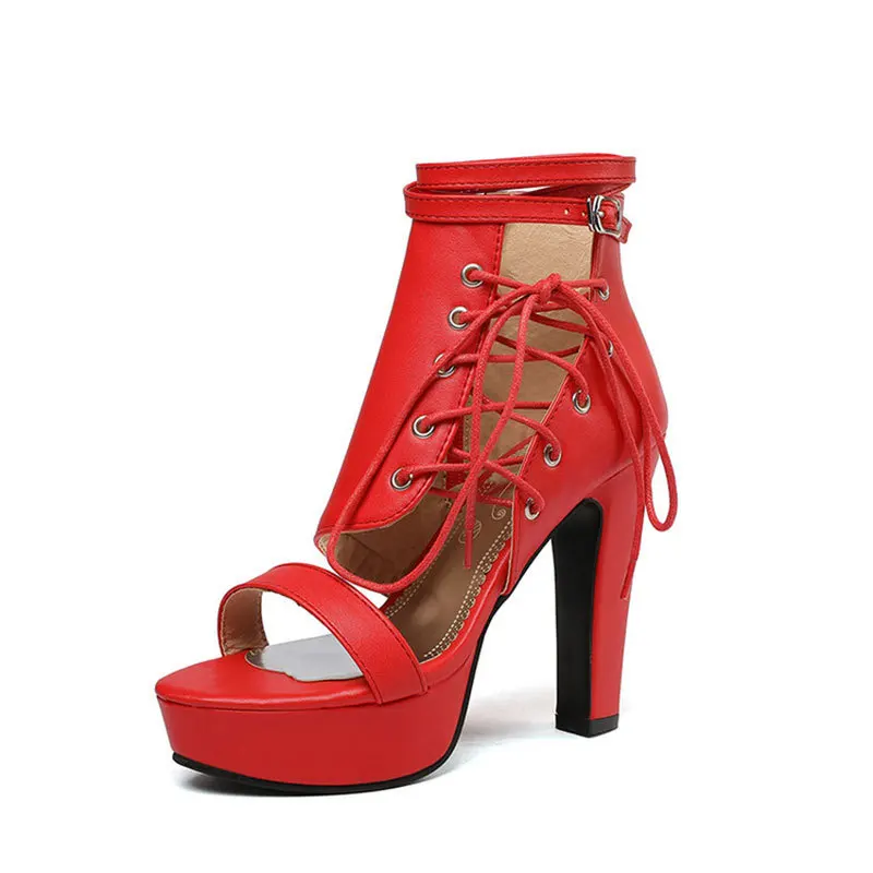 Бежевые женские туфли на высоком каблуке с ремешками. Темно-синие туфли-лодочки.