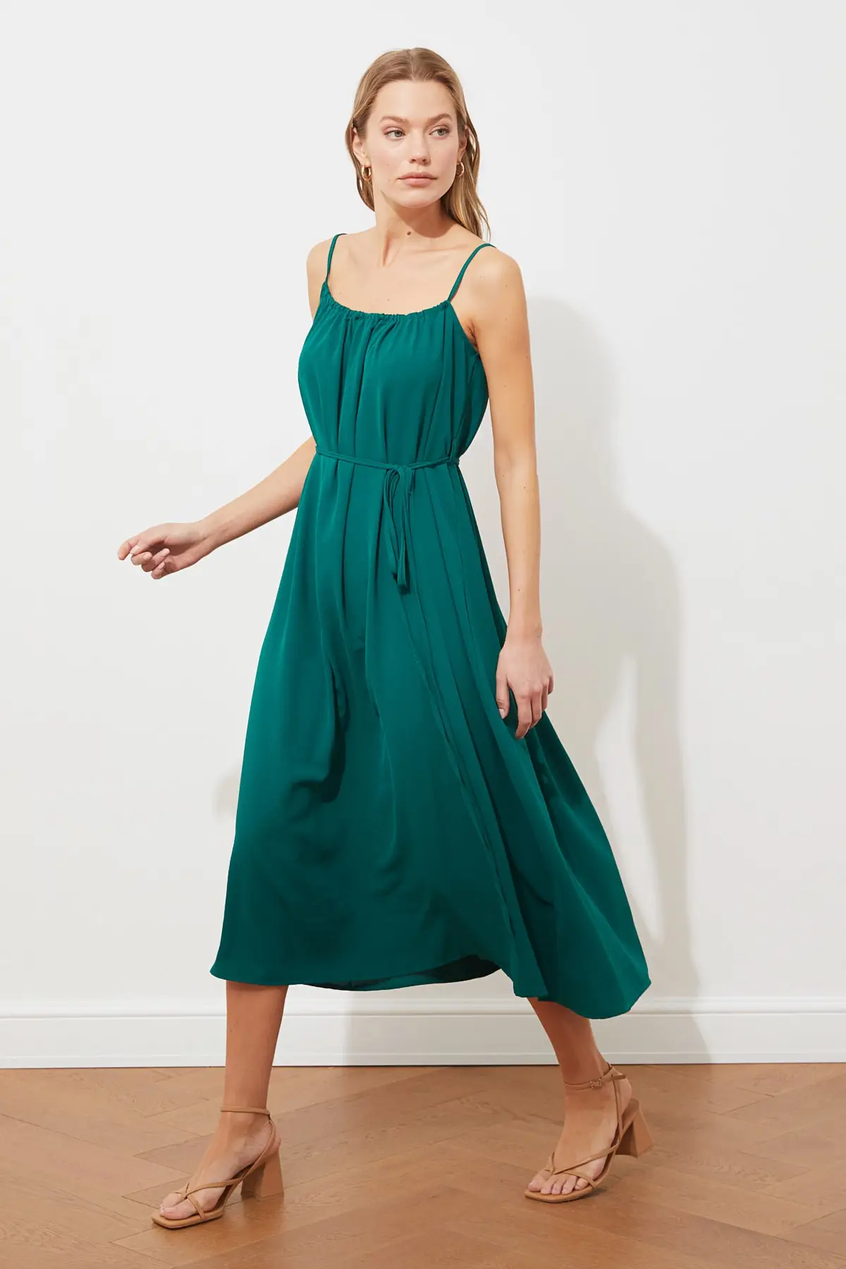 

Trendyol Belted Dress TWOSS21EL3748