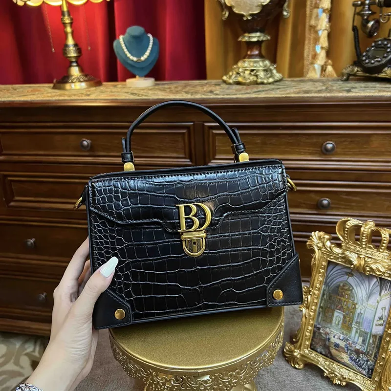 Stone Lock Buckle Box Bag for Women's Bag 2023 New Light Luxury Brand High-grade Single-shoulder Messenger Bag  SAC