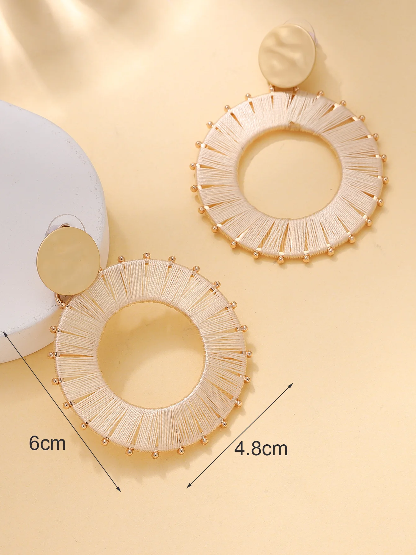 New Style Earrings for Women: European and American Circle White Earrings for Women Fashion Zircon Personality Circle Versatile