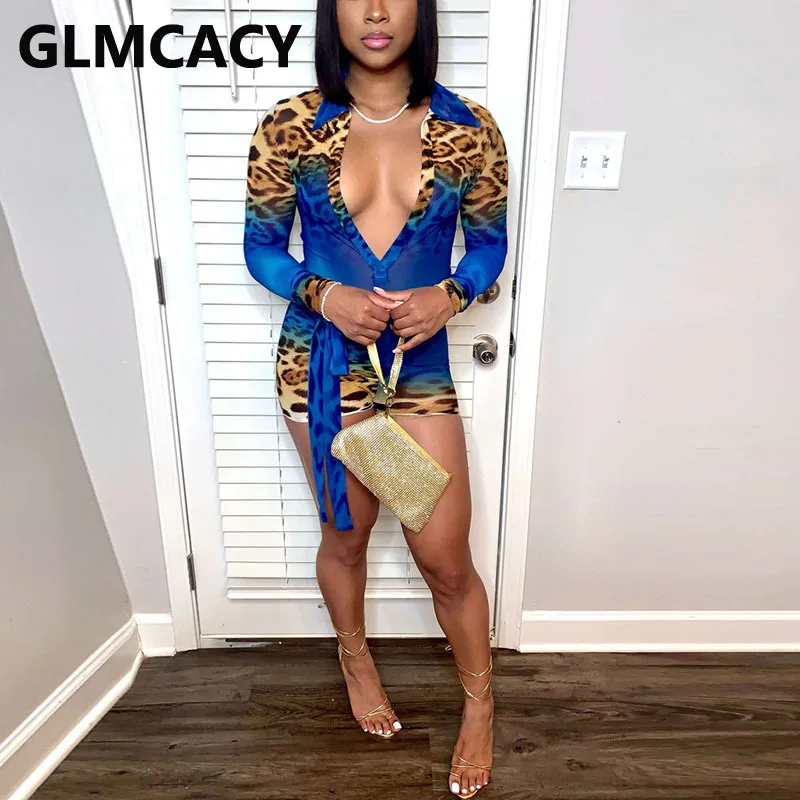 

Женский леопардовый комбинезон с отложным воротником и поясом