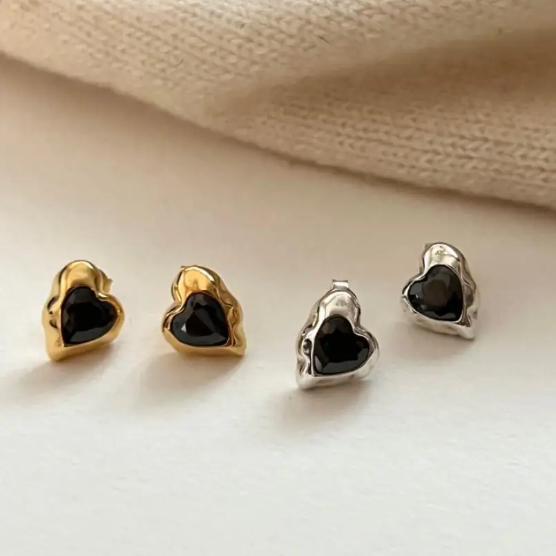 

Korean Style 925 Sterling Silver Black Diamond Love Heart Stud Earrings Women's Simple Fashion Ins Style Earrings Earrings