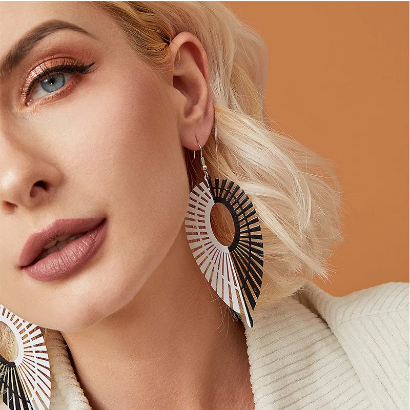 

European Metal Geometric Symmetry Black White Leaves Ear Hooks Hip-Hop Exaggeration Earrings for Women Girls Creative Jewelry