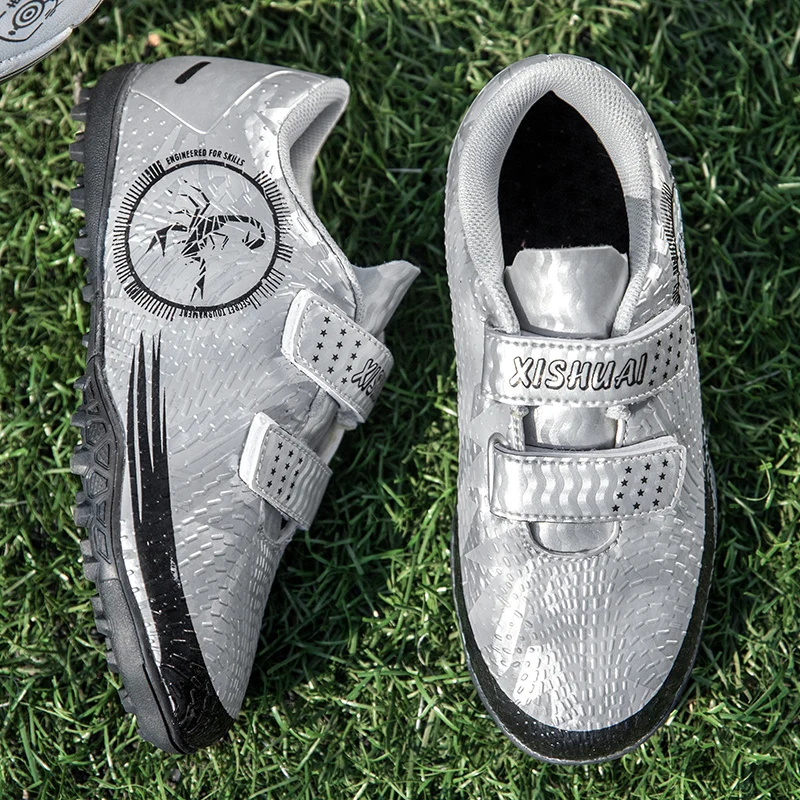 Professional Kids Soccer Shoes Children Artificial Leather Indoor Turf training Football Shoes Girls Non-slip Football Sneakers