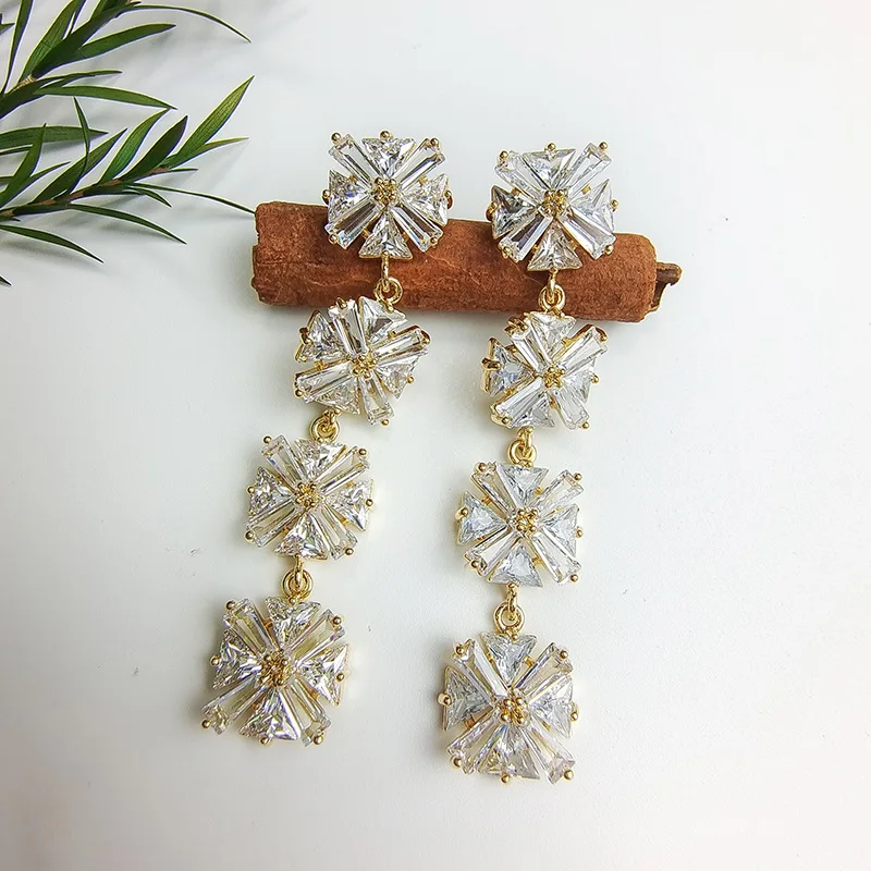 

Europe and The United States 2023 New Square Crystal Zircon Long Tassel Flower Earrings Luxury Shiny Earrings Party Jewelry