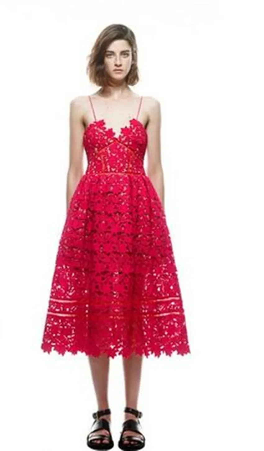 Женское кружевное платье-миди с V-образным вырезом