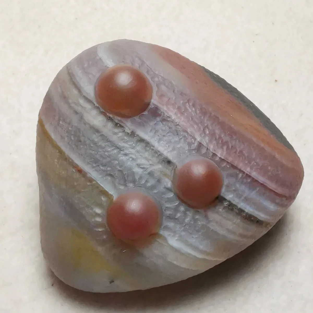 1Pcs Natural Stone A Precious Stone The Warring States Red Relief Eye Stone To Play Play Collection Gift Size 7.8*6.6*4.6 Cm