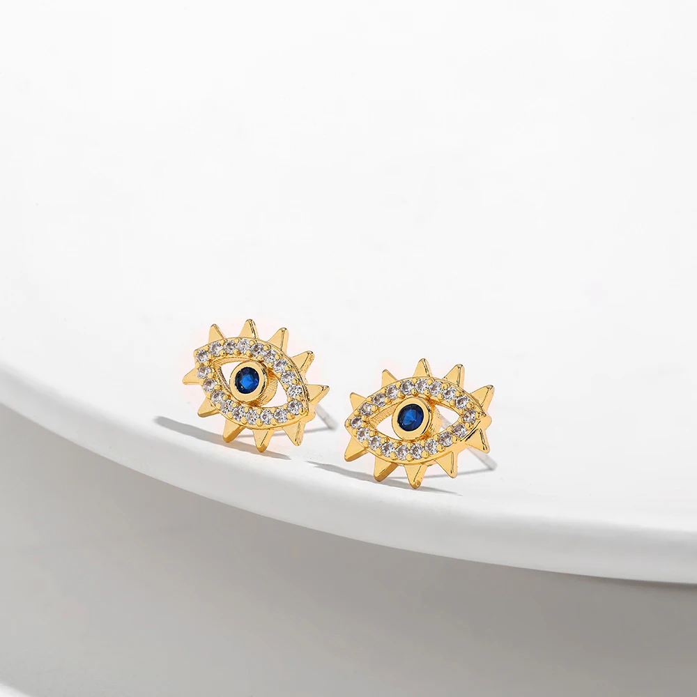 Женские серьги-гвоздики золотого цвета с фианитом