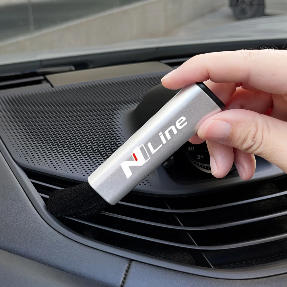 

Для Hyundai i30n i20n Tucson Kona Veloster Sonata nline Elantra аксессуары для салона автомобиля выдвижная мягкая щетка для чистки деталей