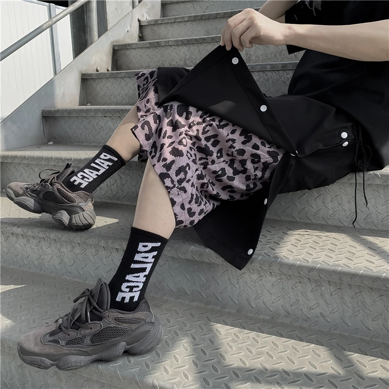 Harajuku Wide Leg Loose Straight Pants Men Women Summer Fake Two Pieces Five-pants Buckle Leopard Print Splicing Hip-hop Pants