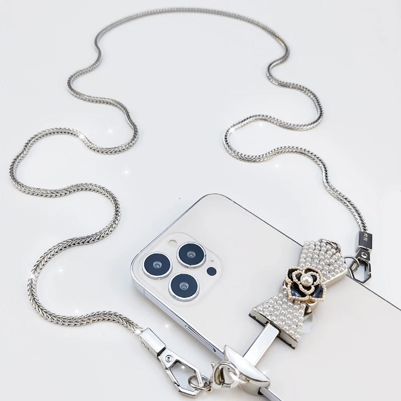 

Металлическая цепочка через плечо с жемчужинами и цветами