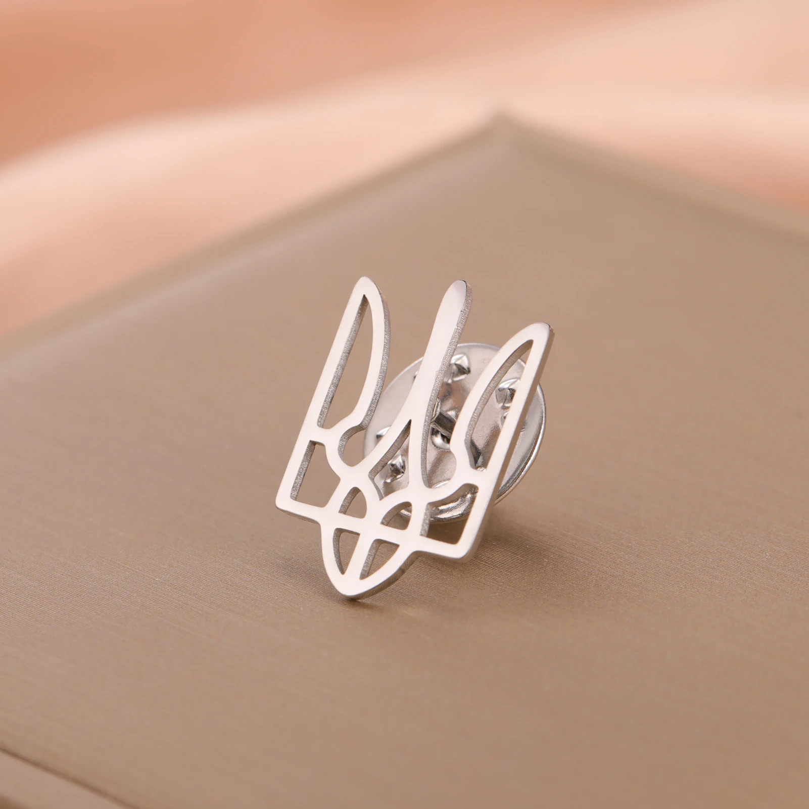 Украшения для мужчин в виде броши ассортименте