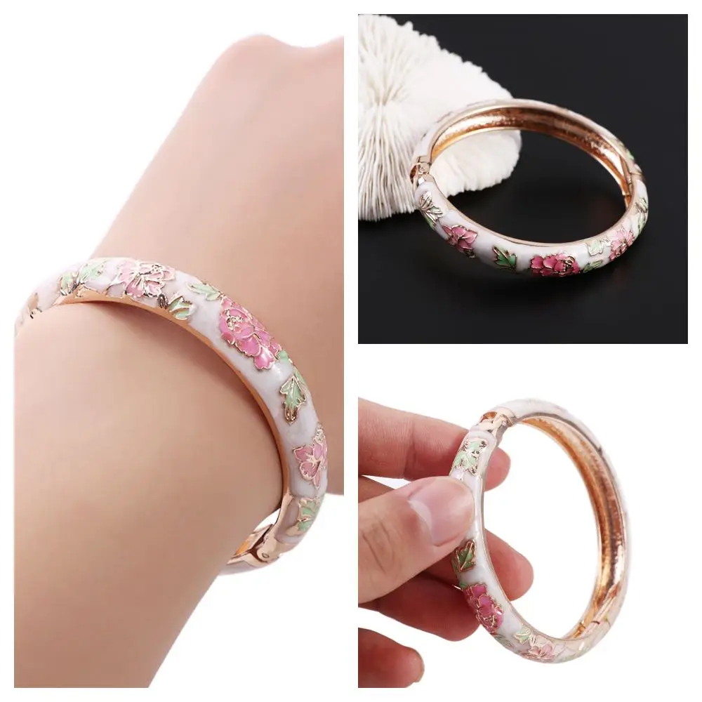 

Fashion Retro Alloy Flower Pattern Bracelet Exquisite Cloisonne Handicraft Jewelry Temperament Elegant Enamel Hand Ornaments