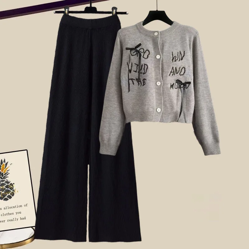 Женский трикотажный комплект из двух предметов