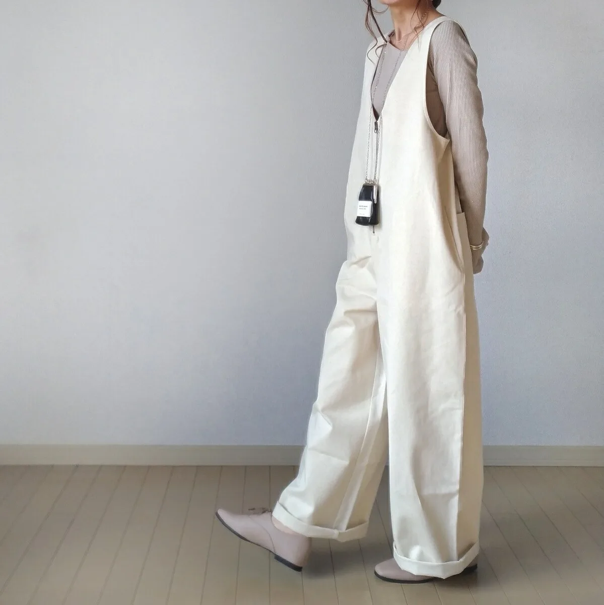 

Japanese Style New Casual Commuting V-Neck Jumpsuit For Women Wide Leg Romper With Pocket