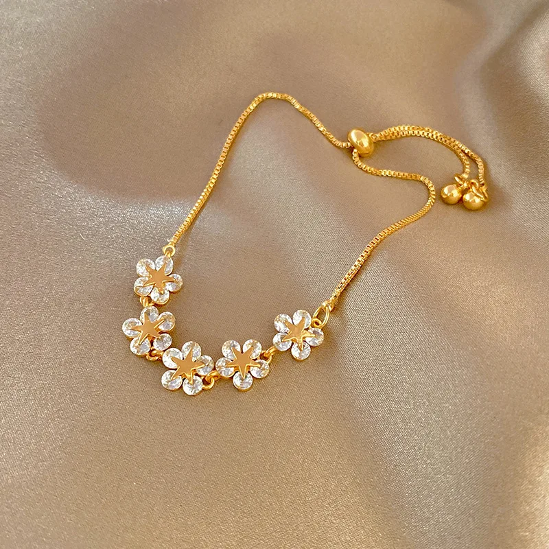 

Женский циркониевый браслет с цветочным дизайном