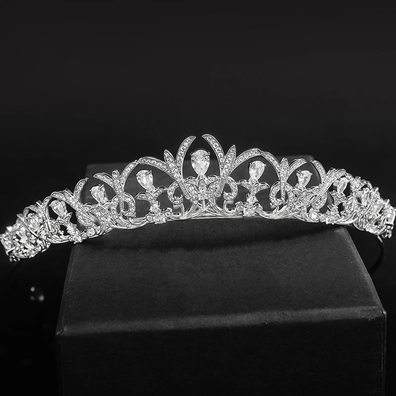 

YYSUNNY Elegant Wedding Headpiece for Women Crystal Flower Tiaras and Crowns Hair Accessories Birthday Crown Cake Topper Jewelry