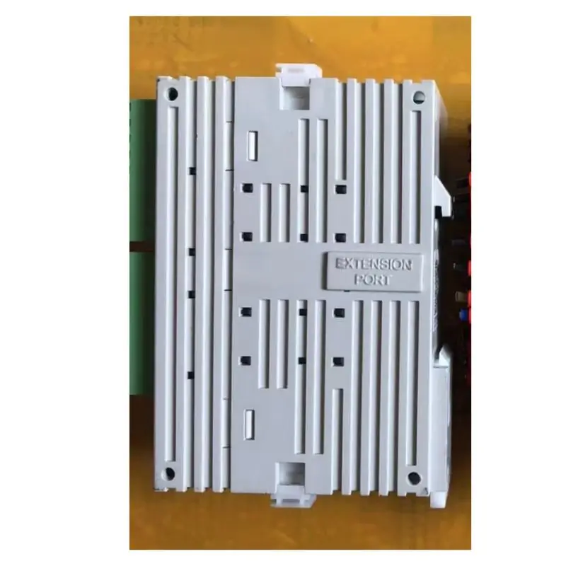 99% новый ПЛК DVP28SA211R протестирован нормально