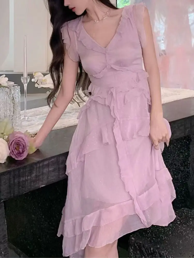 

Женское винтажное платье-миди на тонких бретельках, с оборками