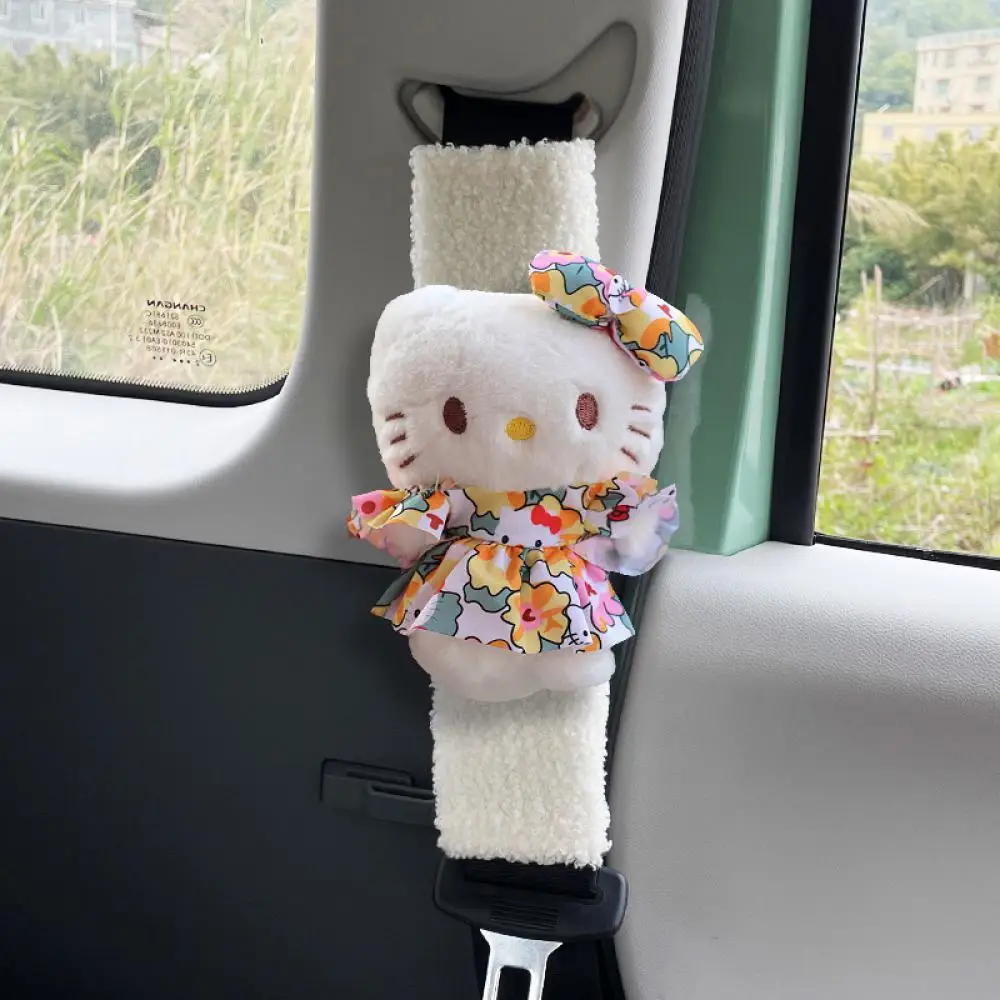 Аксессуары для украшения интерьера: милые плюшевые куклы с героями мультфильмов