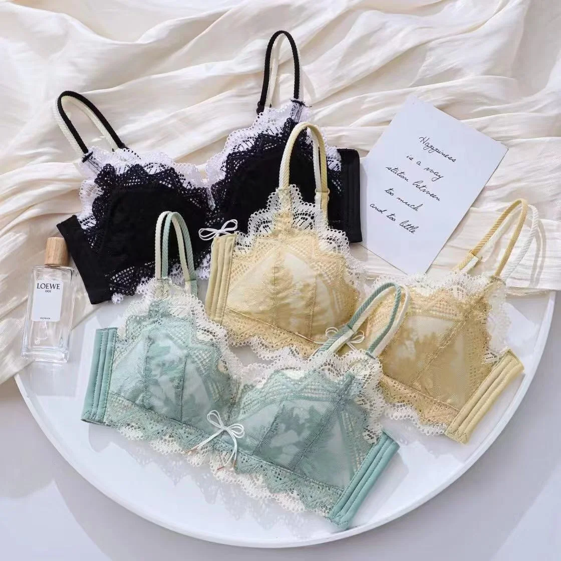 

Art peninsula a small hair substitute chest gathered traceless Lace Sexy Back bra set with auxiliary breast to prevent sagging