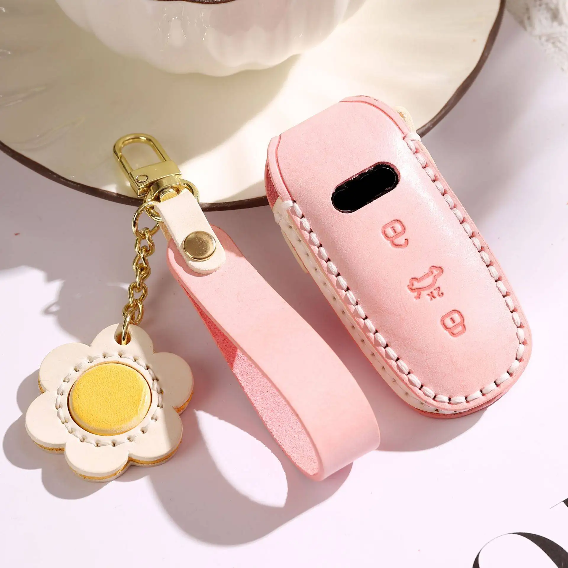 

Leather Car Key Case Cover for Audi 2020 A6 A4L A5 A7 A8L Q7 Q8 Q3 A3 A8 E-tron C8 D5 A8L A6L