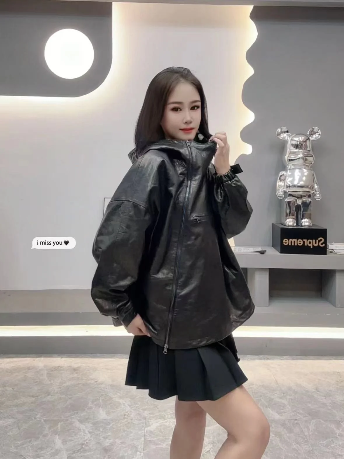 Европейские товары 2024 осенняя новая мода кожаное пальто с капюшоном верхняя