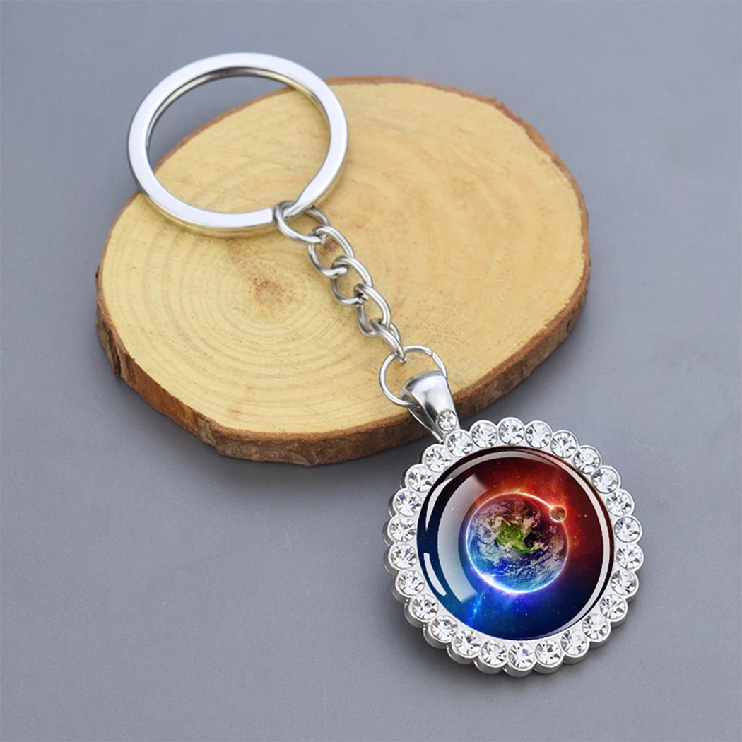 Брелки с рисунком планеты цепочка серебристого цвета подвеской в виде солнечной