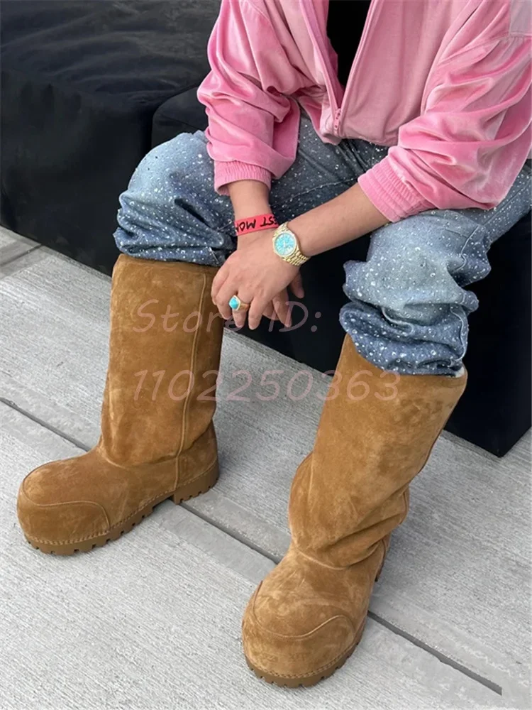 Коричневые сапоги до середины икры на платформе в стиле ретро однотонные