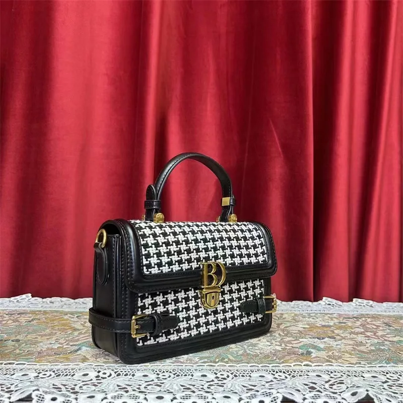 Luxury Thousand Birds Plaid Lock Buckle Small Square Handbag Women's Bag 2023 New Versatile One-shoulder Satchels