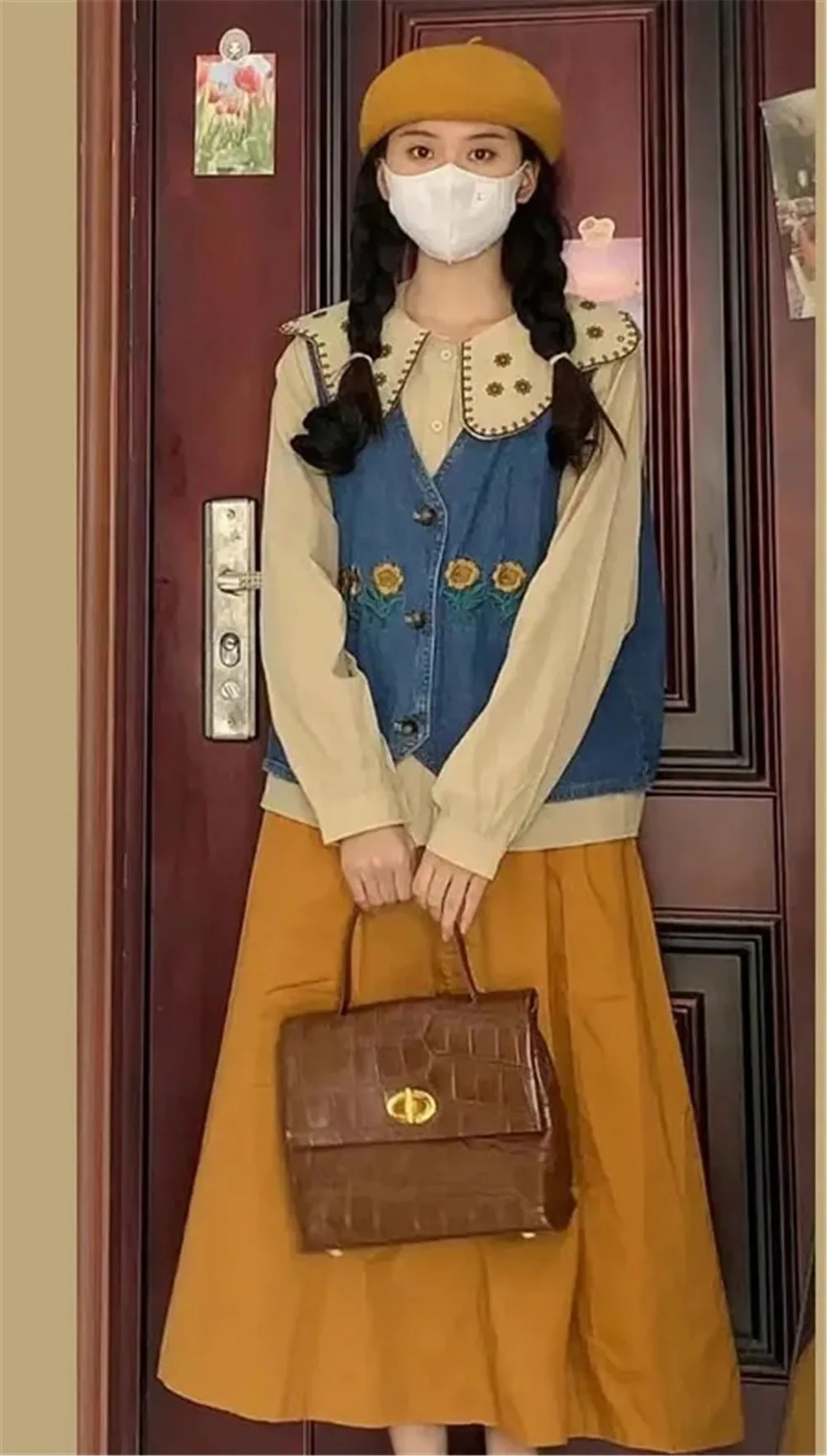 

2023 Spring and Autumn New Vintage Art Embroidery Embroidered Denim Vest Half Two Piece Set Skirt