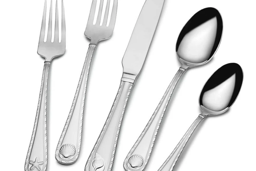 

Antiqua 20-piece Stainless Steel Flatware Set, Service for 4