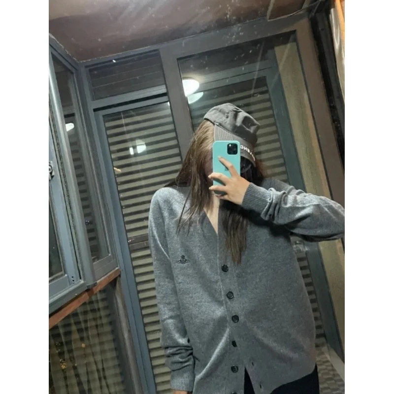 Adai [Модный вязаный кардиган с вышивкой] Осенне-зимний новый свитер v-образным