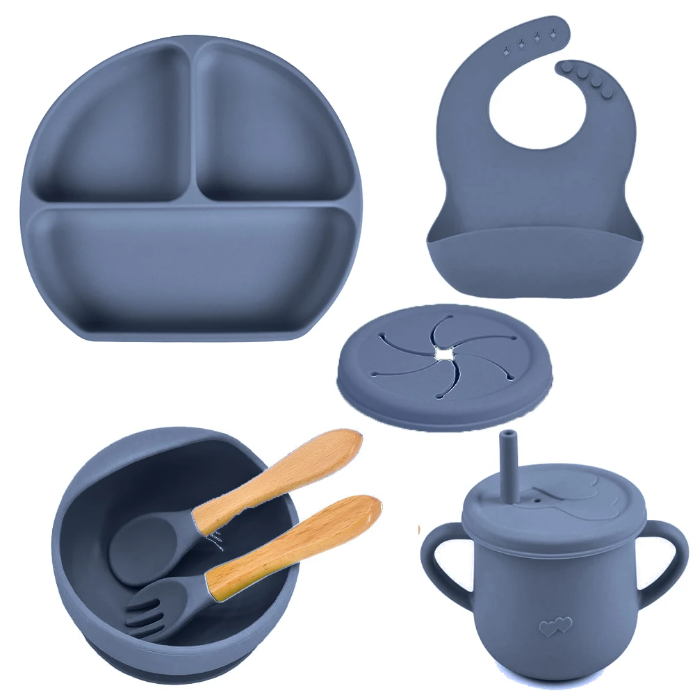 

Набор детской посуды из 7 предметов, чашка с присоской, нагрудник, ложка, вилка, детская кормушка, миска с присоской для кормления ребенка, та...