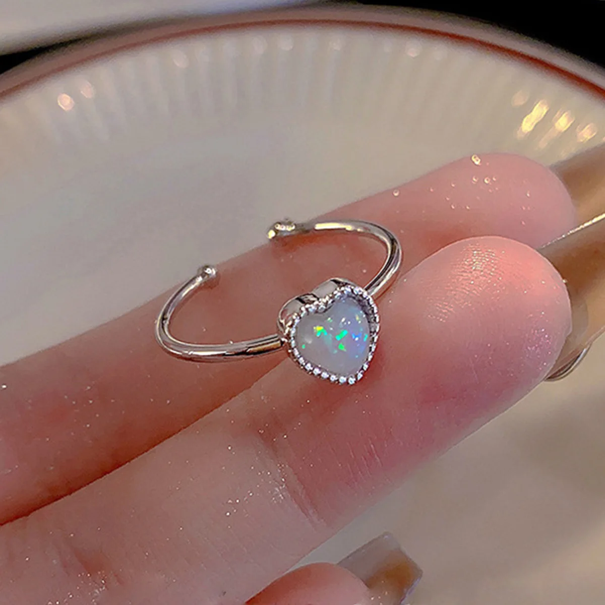 

Romantic Cute Opal Love Heart Rings For Women INS Fashion Imitation Pearl Zircon Heart Open Finger Ring Wedding Party Jewelry
