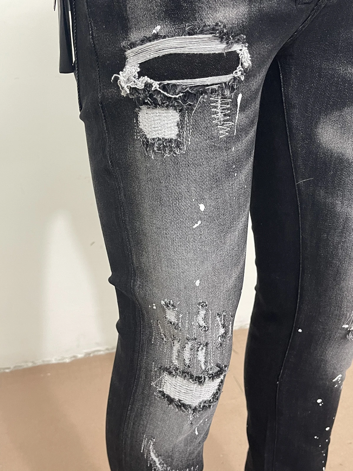 Spring/Summer 2023 new style D2 jeans men wash worn holes patch paint slim zipper micro-shot feet black jeans man