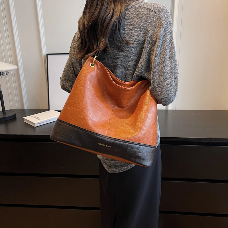 Retro Commuting Bag Large Capacity Female 2023 Summer New Bucket Bag Casual Travel Designer Shoulder Bag High Quality M819