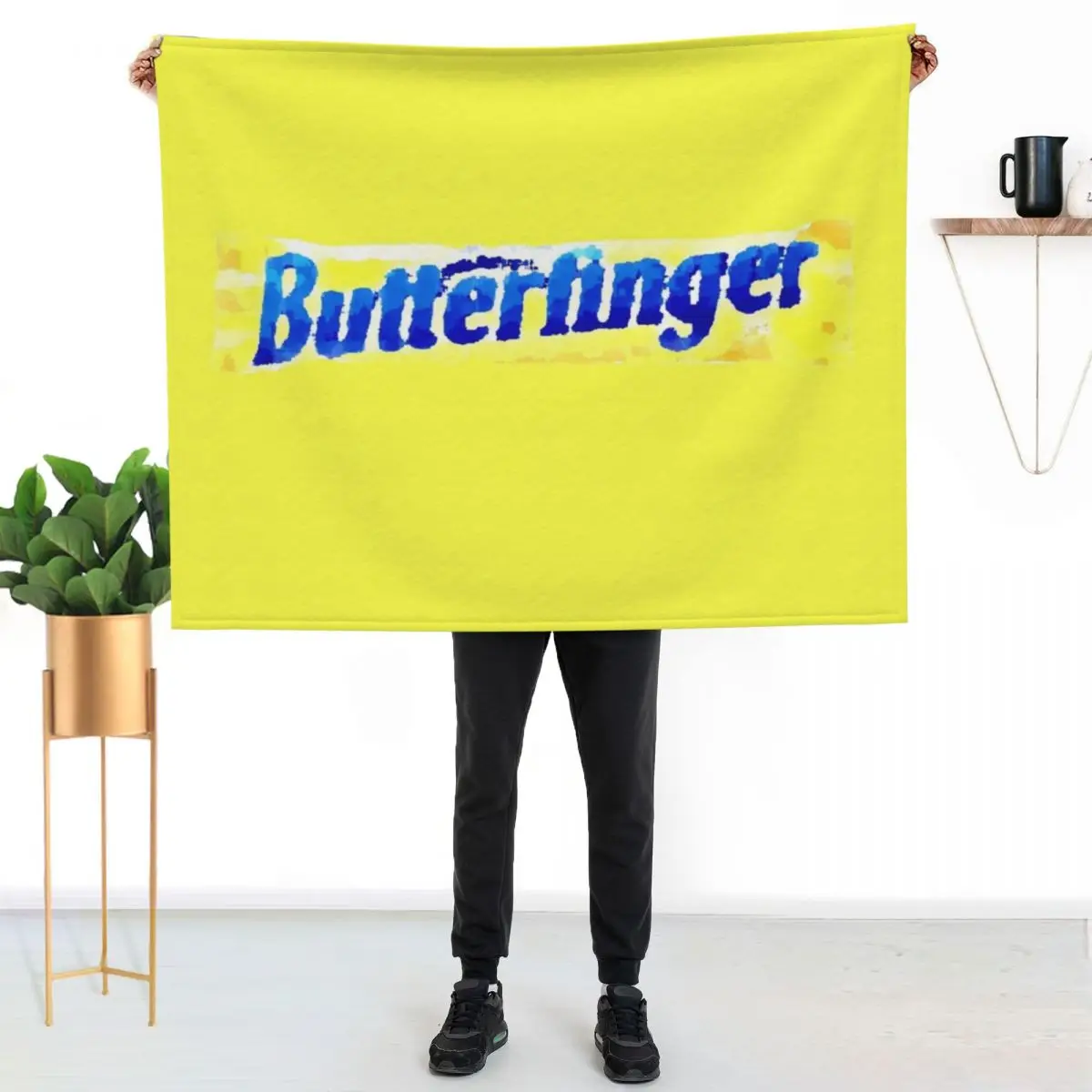 Фото Плед с рисунком упаковки конфет Butterfinger в пастельных тонах, мягкий и теплый плед, подарок для мужчин, женщин и взрослых. №2