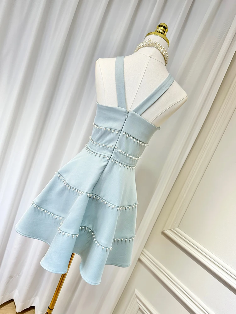 Женское длинное платье без рукавов с открытыми плечами